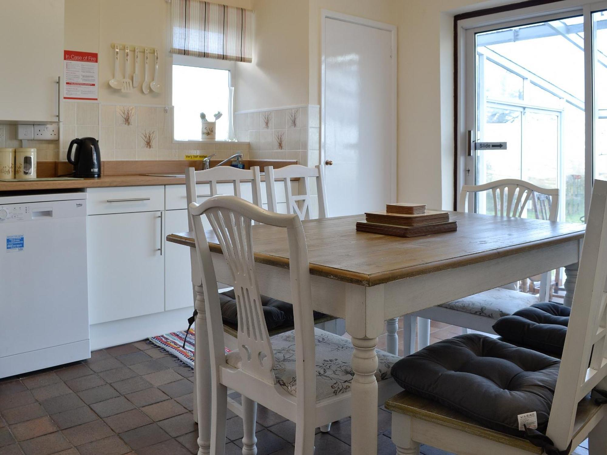 Merryview Bungalow Orcop Экстерьер фото